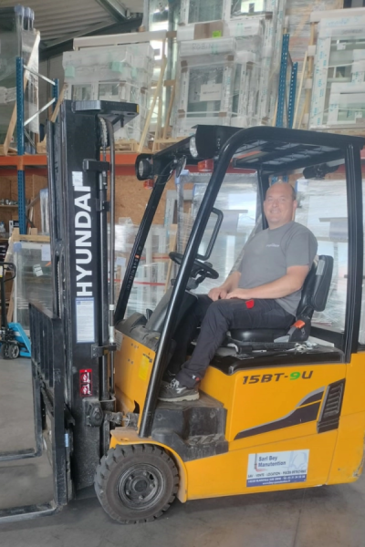 Découvrez Jeremy, magasinier chez Logikinov en Normandie