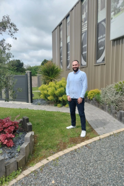 Les collaborateurs Logikinov : Théo, Technicien Conseil en menuiseries extérieures