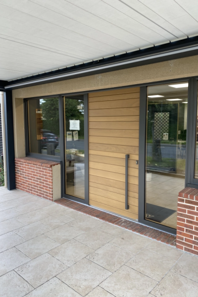 Pourquoi vous devriez choisir une porte d’entrée en bois pour votre maison normande ?