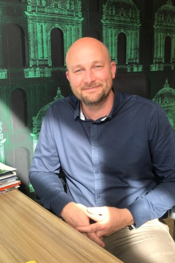 Quel est le rôle d’un Directeur Commercial chez Logikinov ?