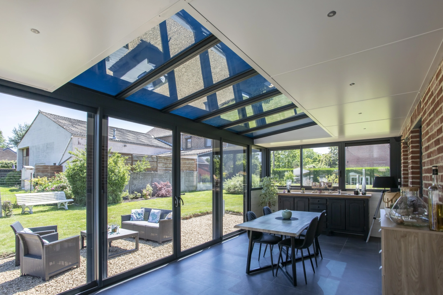 Votre véranda sur mesure avec Logikinov - La véranda, une solution idéale pour l'extension de votre maison !