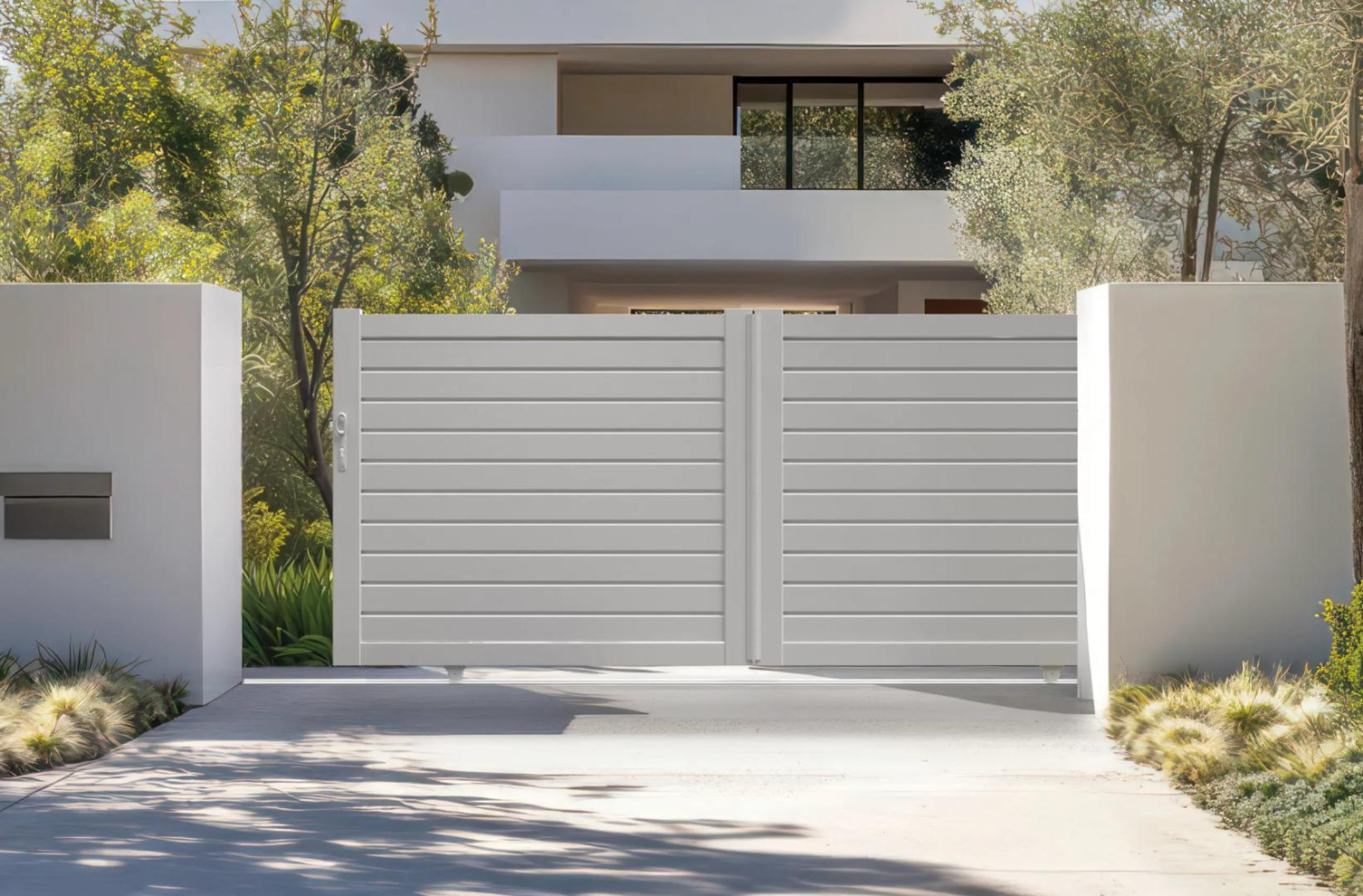 Portail coulissant PVC