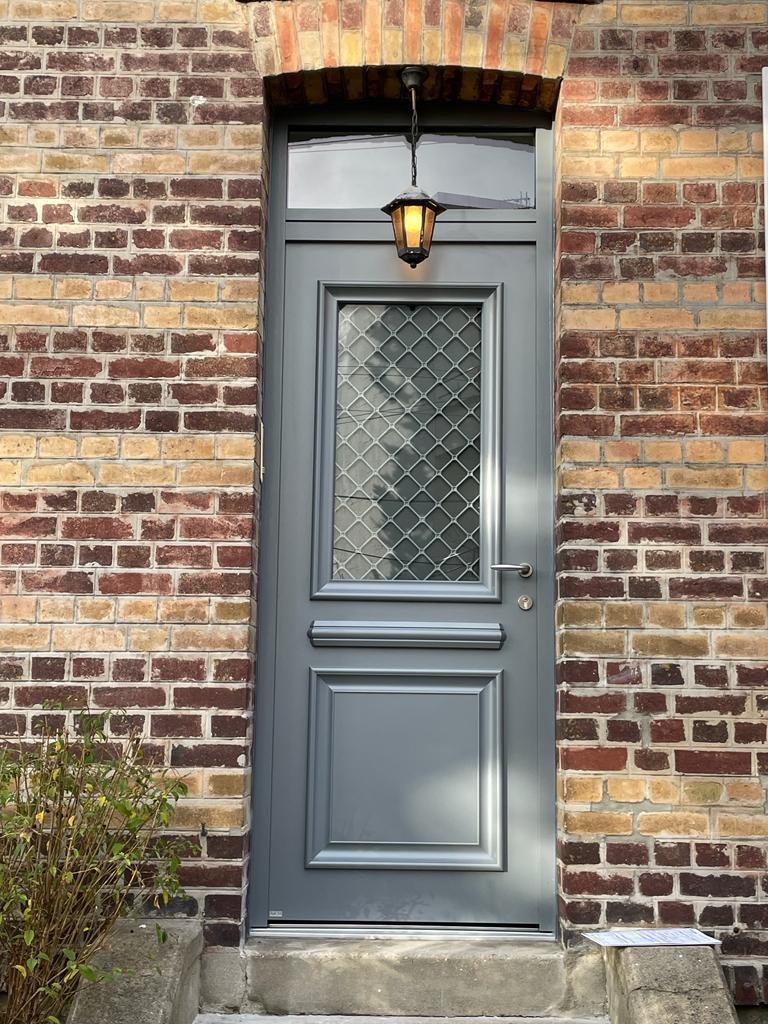 Porte aluminium - Pourquoi choisir Logikinov pour votre porte d’entrée en aluminium ?