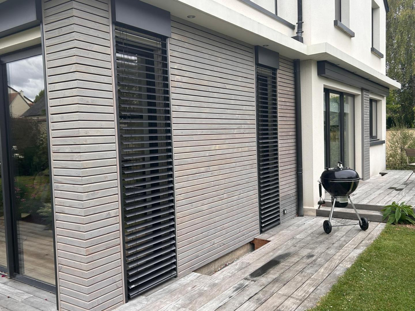 Stores - Vente et installation de brise-soleil en Normandie