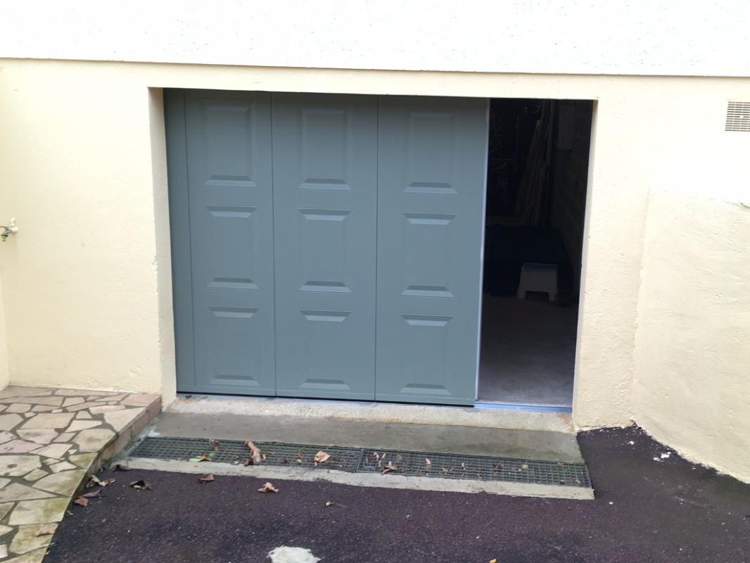 Porte de garage latérale en Normandie