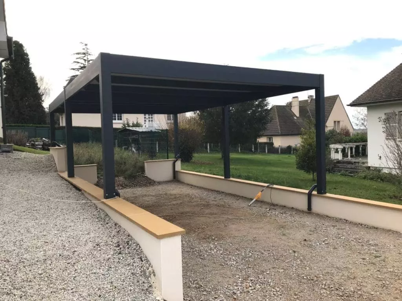 Création et installation d'un carport en aluminium à toit plat à Cabourg