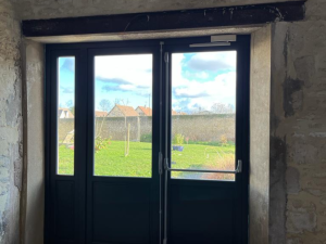 porte fenêtre en bois