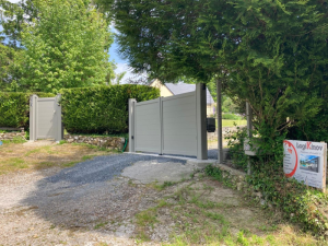 partail et portillon Kostum