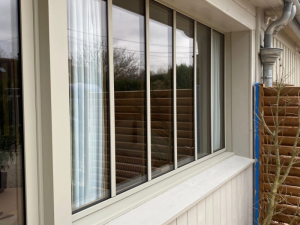 fenêtre mixte en aluminium et bois