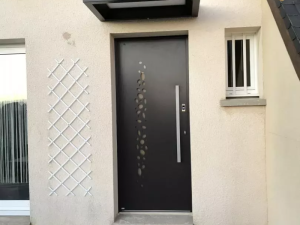 Pose de porte avec ouverture à empreinte digitale dans le Calvados