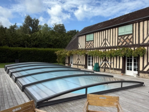 Mise en place d'un abri piscine Master Bas en Normandie