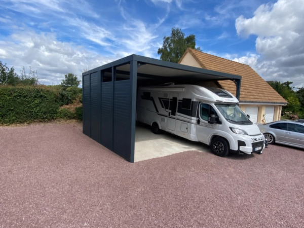Installation d'un carport grande hauteur pour camping-car près de St Lô