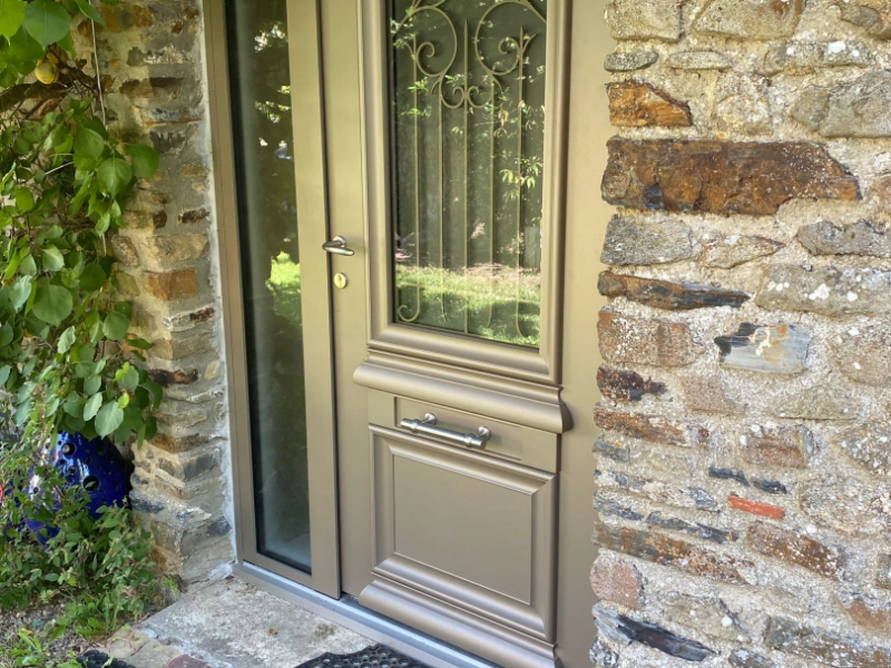 Installation d’une porte d’entrée Bel’m dans la manche !
