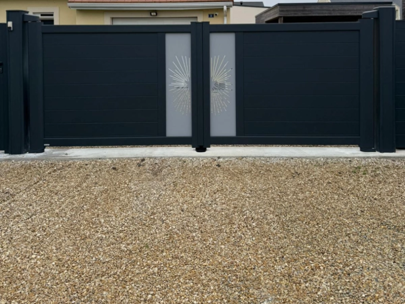 Pose d’une clôture et d’un portail en aluminium en Normandie - Caen - Calvados