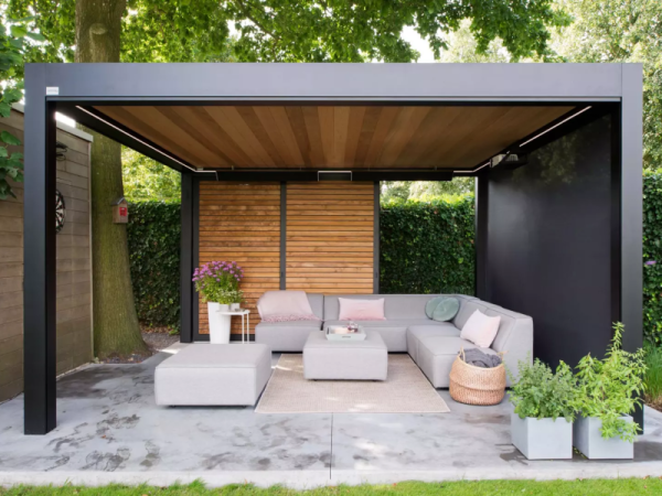 Pose d'une pergola bioclimatique à lames orientables à Lisieux
