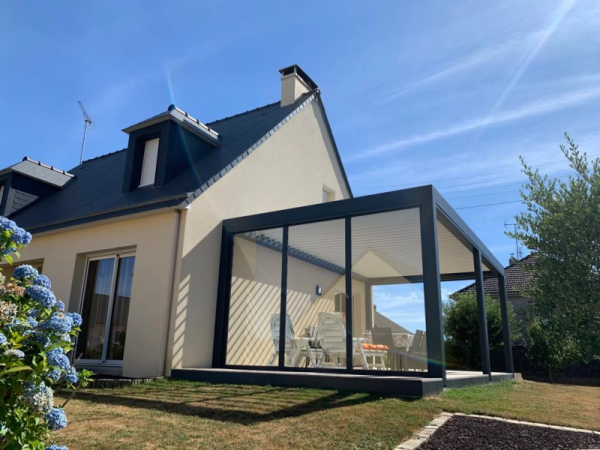 Pose d’une pergola by Brustor à Sourdeval, près de St Lô - Manche - Normandie