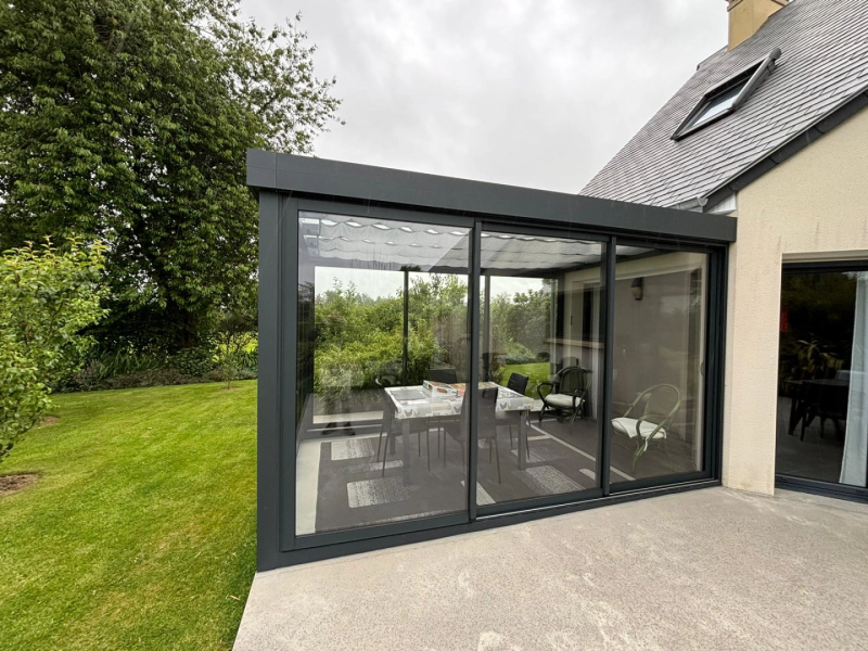 Pose d’une pergola dans la manche