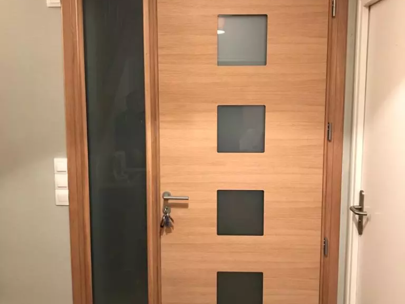 Pose d'une porte d'entrée Marsa By Belm à Caen