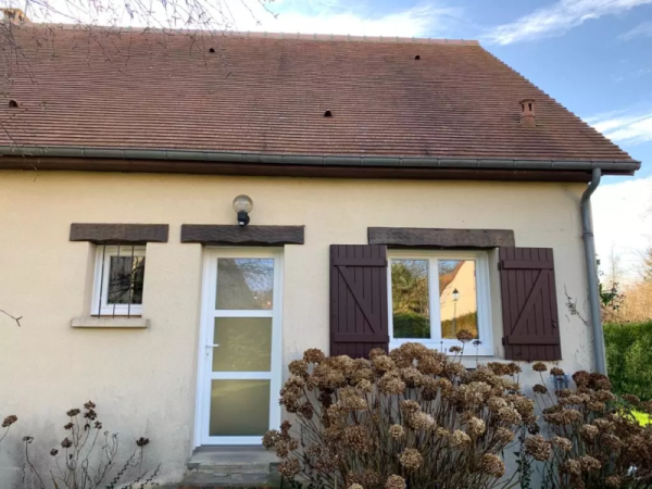 Pose de fenêtres en PVC pour une rénovation à Lisieux