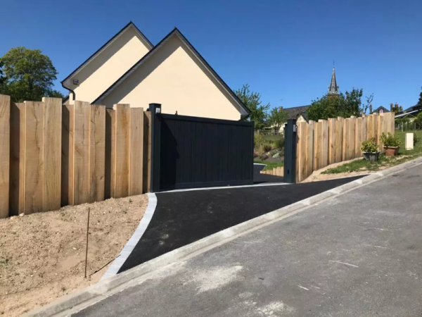 Réalisation d'un portail coulissant aluminium motorisé à Deauville