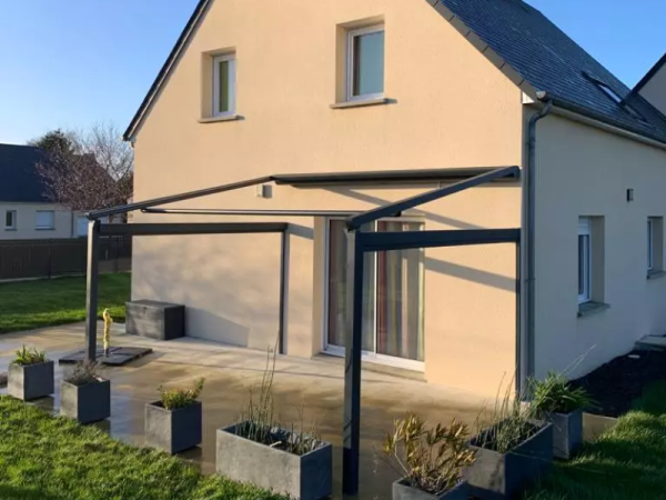 Réalisation d’une pergola à toile rétractable à Caen en Normandie